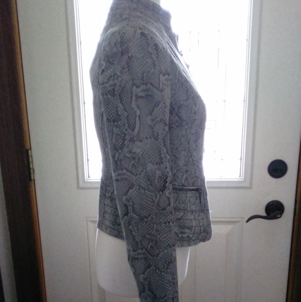 WHBM Gorgeous Python printed Moto Jacket - Picture 2 of 9
